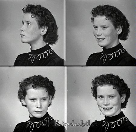 Jacobsson Maj Britt Kisa
raja
Jacobsson Maj Britt 
Porträtt-Kvinna

raja
Detta är min kära mor Maj-Britt Ohlsson f. Jacobsson. Gift med Karl-Axel Ohlsson. 2008 fyllde Maj-Britt 85 år och Karl-Axel 90 år 
Källa: careng

Nyckelord: Jacobsson Kisa