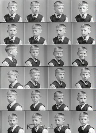 Nilsson Rune Årteryd Hägerstad
raja
Nilsson Rune 
Porträtt-Barn
gepe
Född 1933, son till Sigurd och Gunhild Nilsson, Övre Årteryd.
Syskon: Olle, Margareta, Britta och Doris.
Gift med Doris och fick två flickor, lantbrukare i Råstorp Kisa.
Källa: Sv Bebygg 
Källa: Gerd Pettesson
Nyckelord: Nilsson Årteryd