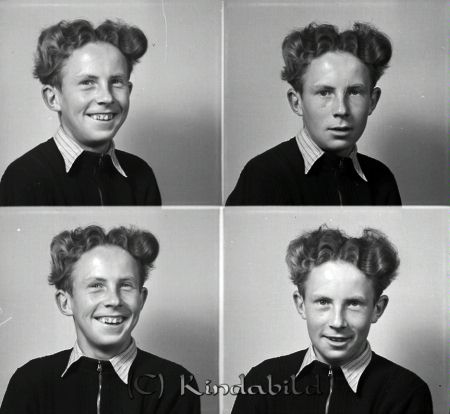 Larsson Gustav Hässlehylta Kisa
raja
Larsson Gustav  
Porträtt-Man

raja
Hans Gustaf Larsson (1926-1998). Lantbrukare i Skeppeberg. Bodde sedan på Nyhägnsgatan i Kisa. 
Källa: Gerd Pettersson


Nyckelord: Larsson Hässlehylta