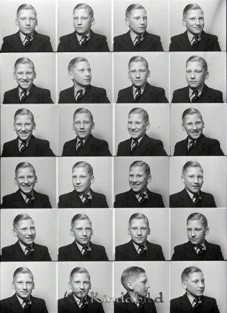Johansson Jan Olof Björkfors
raja
Johansson Jan Olof  
Porträtt-Man
Nyckelord: Johansson Björkfors