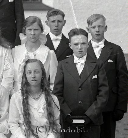 Konfirmation i Västra Eneby
gepe
Konfirmationsgrupp med prästen Anders André

Nyckelord: Konfirmation Västra Eneby