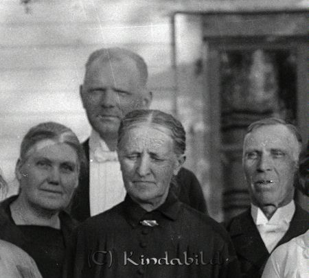 Ernst Holmgren Kisa
raja
Ernst Holmgren 
Grupporträtt

raja
Damen längst fram: Hedvig Karlsson, mejerska, Västra Eneby. 
Källa: clasgoran

raja
Mannen längst bak Bruksdisponent Kurt V:son Sandberg 
Källa: Inger


Nyckelord: Holmgren Kisa