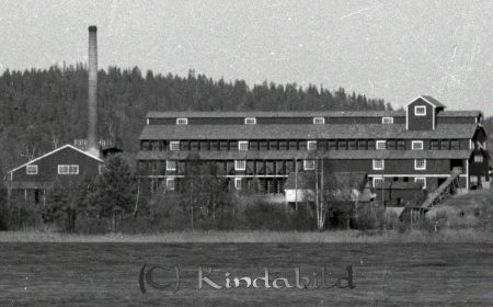 Karleby Tegelbruk Kisa
gepe
Karleby Tegelbruk
Sista innehavare Hans Gustavsson.
Före var det hans far Knut Gustavsson som drev tagelbruket.

raja
Karleby Tegelbruk 
Källa: Staffan Edstrand

Nyckelord: Karleby tegelbruk