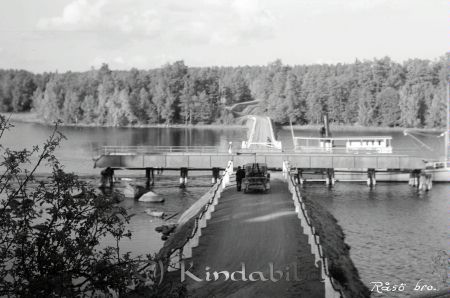 Råsö Bro
raja
Kind passerar Råsö bro. 
Källa: Ulf Larsson

Nyckelord: Landskap Råsö Bro