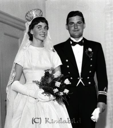 Gunnar Nordbäck Bröllop
raja
Gunnar Nordbäck  
Brudpar

raja
Marinofficer Gunnar Nordbeck och Birgitta Andersson.
Källa: Studiegruppen hembygdsgården 

raja
Birgitta (1934-2000) dotter till John och Ludda Andersson, Kisa 
Källa: Gerd Pettersson

Nyckelord: Gunnar Nordbäck