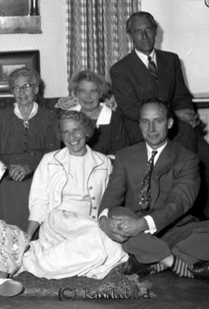Familjen Sandström Kisa
raja
Sandström Kisa
Grupporträtt

Nyckelord: Sandström Kisa