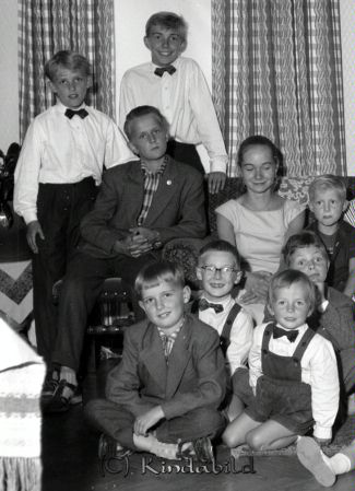 Familjen Sandström Kisa
raja
Sandström Kisa
Grupporträtt

Nyckelord: Sandström Kisa