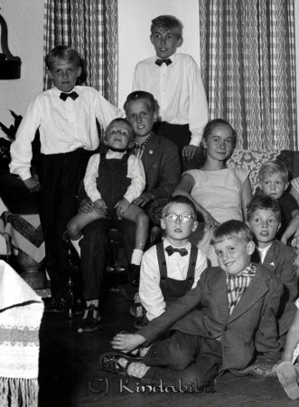 Familjen Sandström Kisa
raja
Sandström Kisa
Grupporträtt


Nyckelord: Sandström Kisa