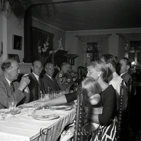 Familjen Sandström Kisa
raja
Sandström Kisa
Grupporträtt

Nyckelord: Sandström Kisa
