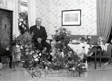 Nilsson Norra Rothult 50 år
raja
Nilsson Norra Rothult  
Porträtt-Man firande av 50 åring

Nyckelord: Nilsson Norra Rothult