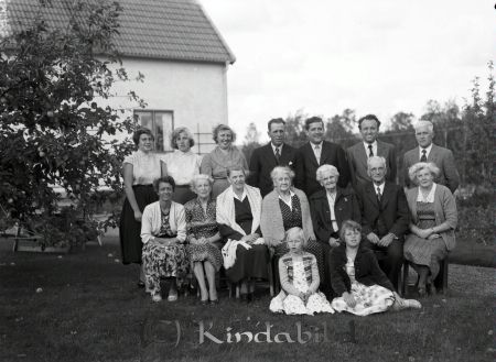 Mrs Svanssen Broddhaga Kisa
raja
Mrs Svanssen  
Grupporträtt
Nyckelord: Svanssen Broddhaga