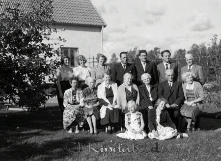 Mrs Svanssen Broddhaga Kisa
raja
Mrs Svanssen  
Grupporträtt

Nyckelord: Svanssen Broddhaga