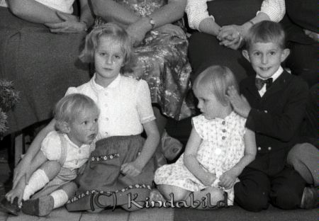 Ulla och Robert Svensson Tabor Kisa
raja
Ulla och Robert Svensson Tabor Kisa. 
Grupporträtt

raja
Ulla och Robert Svensson Tabor Kisa. 
Källa: margareta


Nyckelord: Svensson Tabor