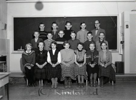 Kisa Skola Solèn
raja
Kisa Skola Solèn
Grupporträtt skolfoto
Nyckelord: Kisa Solèn