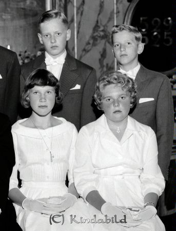 Konfirmation Västra Eneby
raja
Konfirmation Västra Eneby
Grupporträtt  

raja
1:a raden fr vänster Siv Karlsson ? och Solveig Envall
 2:a raden fr vänster Gunnar Jonsson och Gösta Wredberg.
 Källa: Studiegruppen hembygdsgården 
Nyckelord: Konfirmation Västra Eneby