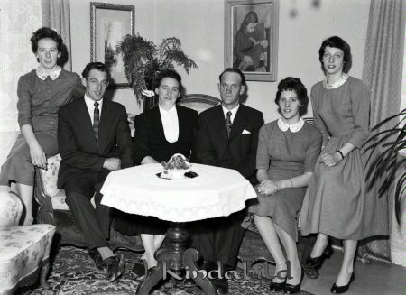 Familjen Andersson Farsbo
raja
Familjen Andersson Farsbo
Grupporträtt

Nyckelord: Andersson Farsbo