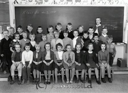 Fru Wesström Klass 2 B Kisa
raja
Fru Wesström Klass 2 B Kisa
Grupporträtt skolfoto

Nyckelord: Wesström Kisa