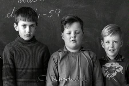 Kalvsveds Skola Klass 1-2
raja
Kalvsveds Skola Klass 1-2 
Grupporträtt skolfoto

Nyckelord: Kalvsveds Skola