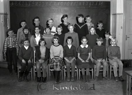 Svedberg Kisa Skola Klass 4 B
raja 
Svedberg Kisa Skola    
Grupporträtt skolfoto klass 4 B

Nyckelord: Svedberg Kisa