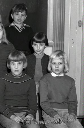 Svedberg Kisa Skola Klass 4 B
raja 
Svedberg Kisa Skola    
Grupporträtt skolfoto klass 4 B

Nyckelord: Svedberg Kisa