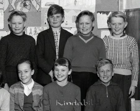 Asby Kyrkskola Asby Klass 5-6
raja 
Asby Kyrkskola
Grupporträtt skolfoto Klass 5-6  

Nyckelord: Kyrkskola Asby