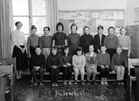 Asby Kyrkskola Asby Klass 5-6
raja 
Asby Kyrkskola
Grupporträtt skolfoto Klass 5-6  

Nyckelord: Kyrkskola Asby