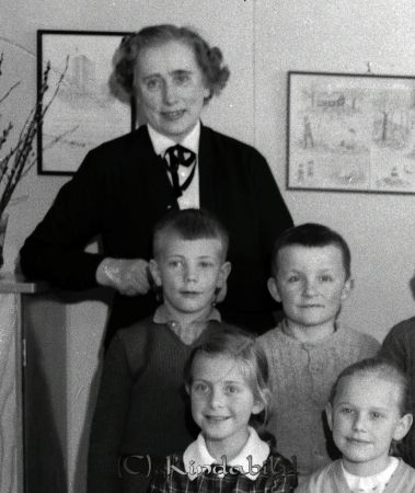 Asby Kyrkskola Asby Klass 1-2
raja 
Asby Kyrkskola
Grupporträtt skolfoto Klass 1-2  

Nyckelord: Kyrkskola Asby