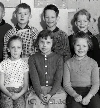 Asby Kyrkskola Asby Klass 1-2
raja 
Asby Kyrkskola
Grupporträtt skolfoto Klass 1-2  

Nyckelord: Kyrkskola Asby