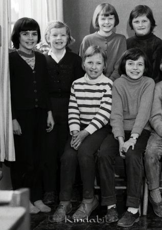 Fröken Steninger Asby Kyrkskola Asby Klass 3-4
raja 
Steninger Asby Kyrkskola 
Grupporträtt skolfoto Klass 3-4  

Nyckelord: Steninger Asby