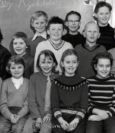 Fröken Steninger Asby Kyrkskola Asby Klass 3-4
raja 
Steninger Asby Kyrkskola 
Grupporträtt skolfoto Klass 3-4  

Nyckelord: Steninger Asby