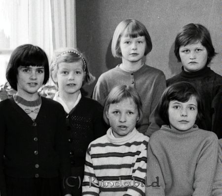 Fröken Steninger Asby Kyrkskola Asby Klass 3-4
raja 
Steninger Asby Kyrkskola 
Grupporträtt skolfoto Klass 3-4  

Nyckelord: Steninger Asby