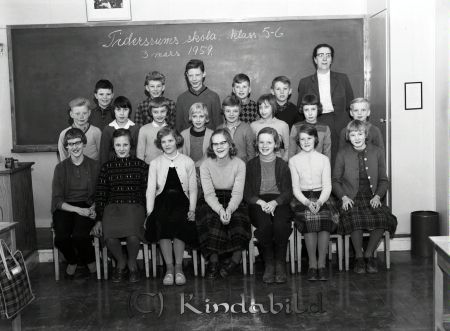 Tidersrum Skola Tidersrum Klass 5-6
raja 
Tidersrum Skola   
Grupporträtt skolfoto Klass 5-6

Nyckelord: Tidersrum Skola