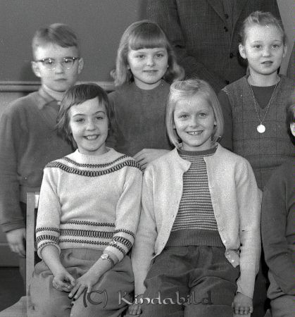 Rektor Stenqvist Horn Skola Klass 3
raja 
Stenqvist Horn Skola 
Grupporträtt skolfoto Klass 3

Nyckelord: Stenqvist Horn