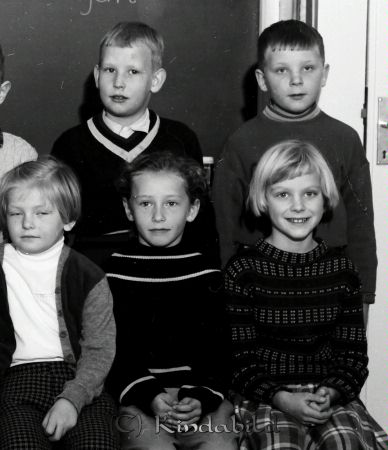 Fru Holmqvist Kisa Skola Klass 1 B
raja 
Holmqvist Kisa Skola  
Grupporträtt skolfoto

Nyckelord: Holmqvist Kisa