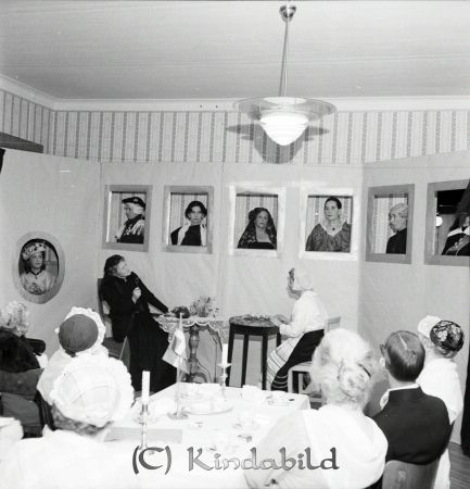 Husmoderförenningen Jubileum Hotellet Kisa
raja 
Husmoderförenningen Jubileum  
Grupporträtt

Nyckelord: Husmoderförenningen Kisa