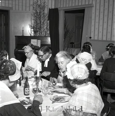 Husmoderförenningen Jubileum Hotellet Kisa
raja 
Husmoderförenningen Jubileum  
Grupporträtt

Nyckelord: Husmoderförenningen Kisa