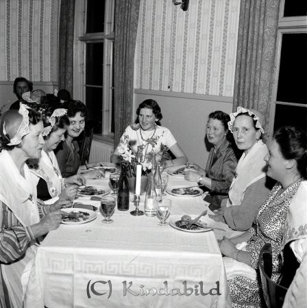 Husmoderförenningen Jubileum Hotellet Kisa
raja 
Husmoderförenningen Jubileum  
Grupporträtt

Nyckelord: Husmoderförenningen Kisa