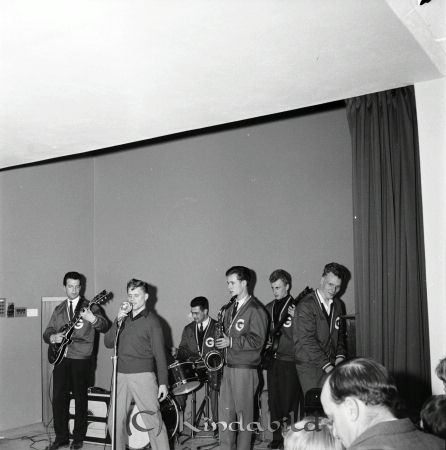 Little Gerard Folkets Hus Kisa
raja 
Little Gerard Kisa
Grupporträtt

Nyckelord: Gerard Kisa