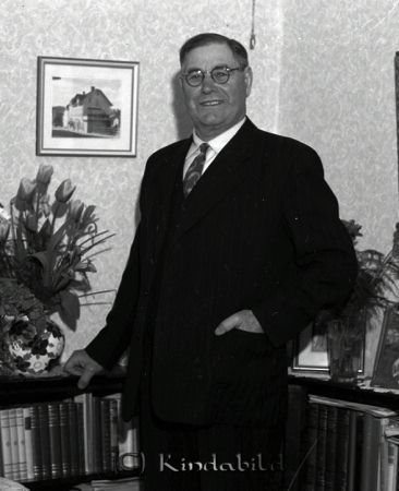 Herr Eriksson Paris Kisa
raja 
Herr Eriksson Kisa
Porträtt-Man


Nyckelord: Eriksson Kisa