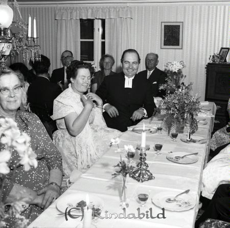 Brudparet Ingvar Samuelsson Örnsvik Svalsjö
raja 
Ingvar Samuelsson Svalsjö
Grupporträtt

Nyckelord: Samuelsson Svalsjö