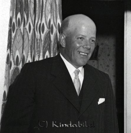 Brudparet Ingvar Samuelsson Örnsvik Svalsjö
raja 
Ingvar Samuelsson Svalsjö
Porträtt-Man
Nyckelord: Samuelsson Svalsjö