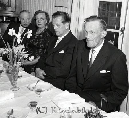 Brudparet Ingvar Samuelsson Örnsvik Svalsjö
raja 
Ingvar Samuelsson Svalsjö
Grupporträtt

Nyckelord: Samuelsson Svalsjö