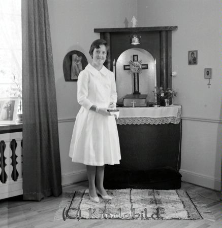 Barbro Welin Linköping
raja 
Barbro Welin Linköping
Porträtt-Kvinna konfirmationsfoto

Nyckelord: Welin Linköping
