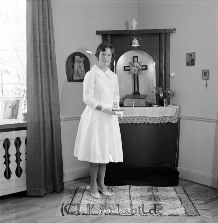 Barbro Welin Linköping
raja 
Barbro Welin Linköping
Porträtt-Kvinna konfirmationsfoto

Nyckelord: Welin Linköping