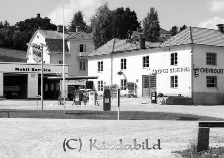 Kisa-Vyer Bilder till Falks 65 årsdag
raja 
Bilder till Falks 65 årsdag
Bebyggelse Åbergs Bilfirma 

Nyckelord: Kisa-Vyer