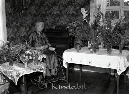 Carolina Bergin Väsby Oppeby Rimforsa
raja 
Carolina Bergin Väsby  
Porträtt-Kvinna 91 årsfirande


Nyckelord: Bergin Rimforsa