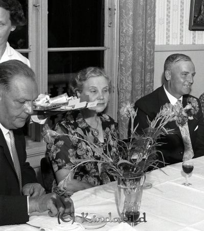 Herr Fridner Eriksson Millingtorp Kisa
raja 
Fridner Eriksson Millingtorp 
Grupporträtt 50 årsfirande

raja
Till höger Fridner Eriksson, Millingetorp. 
Källa: Gerd Pettersson

raja
Från vänster Aldor och Ethel syskon till Fridner Eriksson.
Källa: Studiegruppen hembygdsgården 

Nyckelord: Eriksson Millingtorp