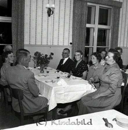 Herr Fridner Eriksson Millingtorp Kisa
raja 
Fridner Eriksson Millingtorp 
Grupporträtt 50 årsfirande

Nyckelord: Eriksson Millingtorp