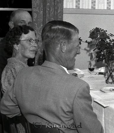 Herr Fridner Eriksson Millingtorp Kisa
raja 
Fridner Eriksson Millingtorp 
Grupporträtt 50 årsfirande

raja
Arr Rickard Gustavsson Hökhult.
Källa: Bildtittargruppen 



Nyckelord: Eriksson Millingtorp