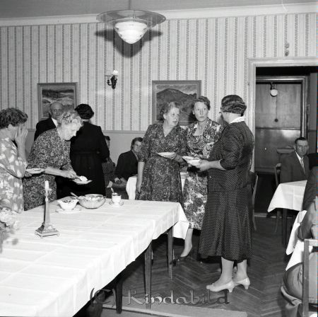 Herr Fridner Eriksson Millingtorp Kisa
raja 
Fridner Eriksson Millingtorp 
Grupporträtt 50 årsfirande


Nyckelord: Eriksson Millingtorp